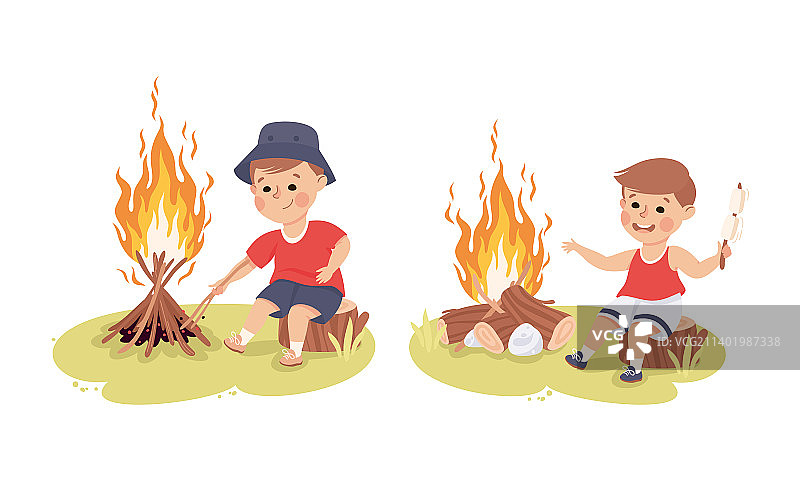 坐在篝火旁的小朋友和可爱的男孩图片素材