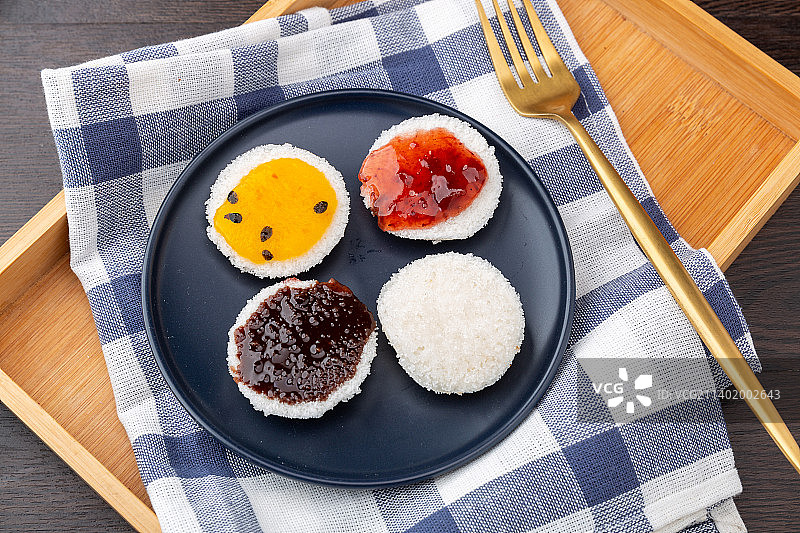 天津特色美食小吃：多口味熟梨糕（甑儿糕）图片素材