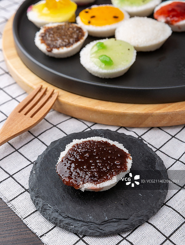 天津特色美食小吃：酸枣味熟梨糕（甑儿糕）图片素材