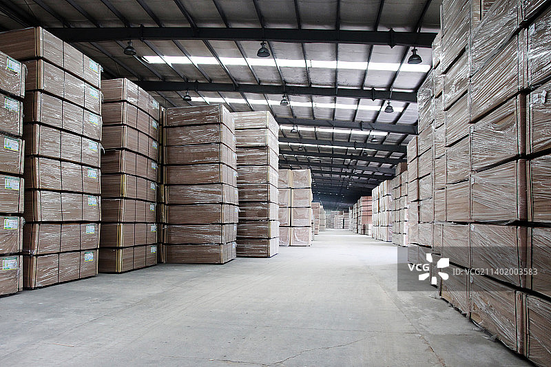 货物整装待发的仓库图片素材
