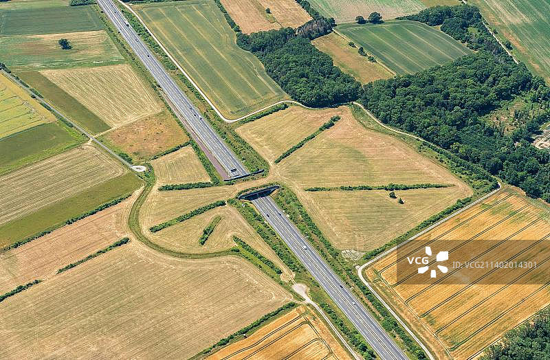 德国不伦瑞克A39高速公路航拍景色图片素材