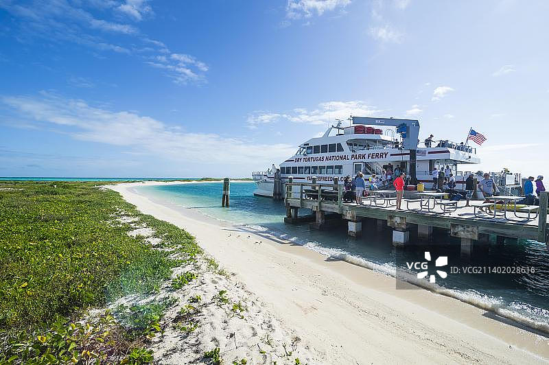 美国佛罗里达干龟国家公园杰斐逊堡的游船图片素材