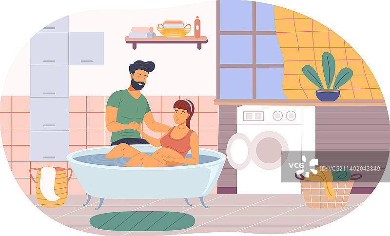 丈夫帮助怀孕的妻子在浴缸里放松图片素材