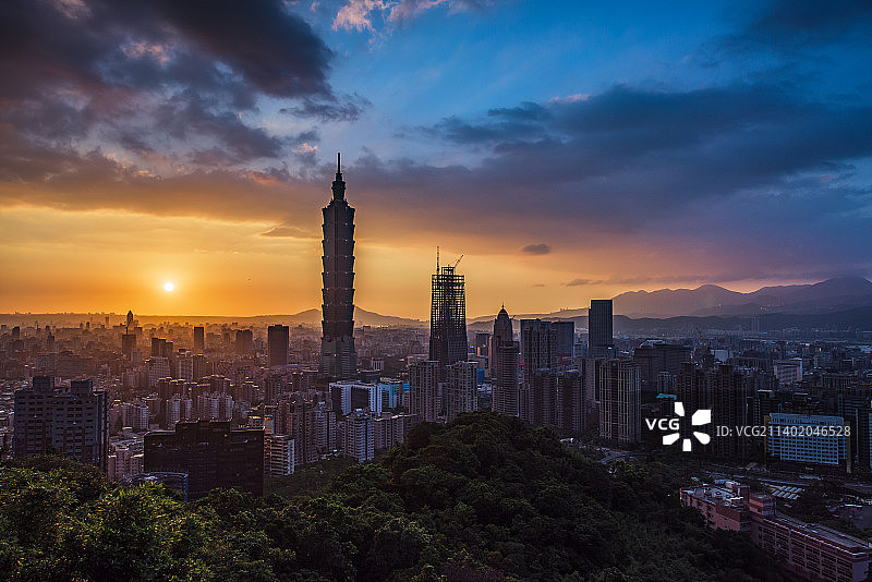 台北象山日落与101大楼图片素材