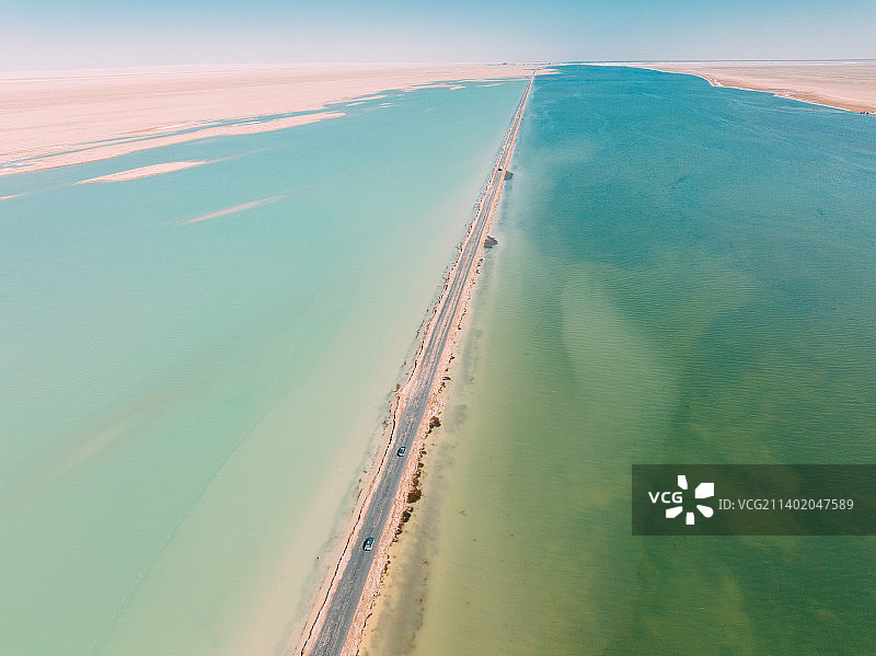 青海茫崖双色湖图片素材