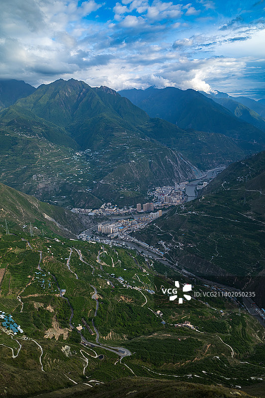 四川阿坝汶川俯览风光图片素材