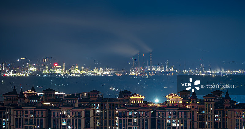 广东省茂名市石油化工厂夕阳日出蓝天火烧云图片素材