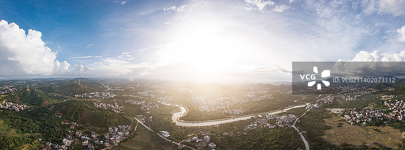 广东省茂名高州市浮山岭风景区日出日落蓝天白云彩虹风车图片素材