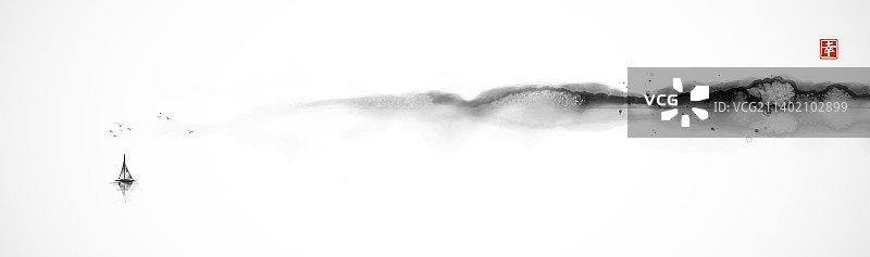 雾气笼罩的传统小渔船图片素材