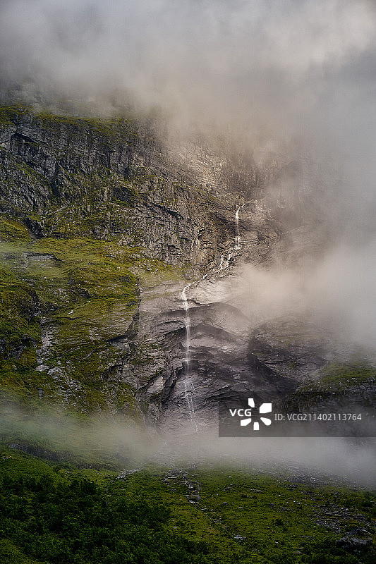 挪威诺朗峡湾的瀑布美景图片素材