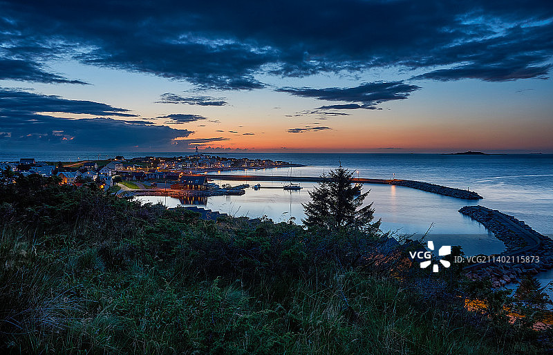 挪威奥尔内斯日落时分的海景图片素材