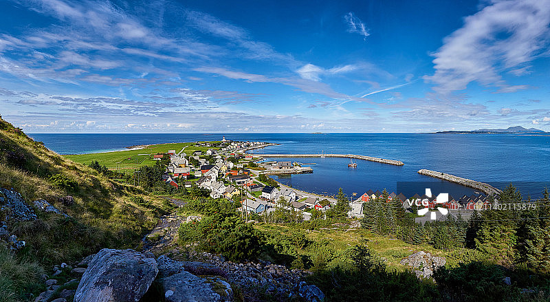 挪威奥尔内斯的壮丽海景图片素材