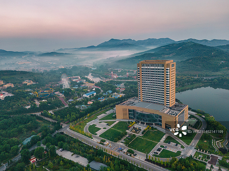 招远同一天的日出日落图片素材