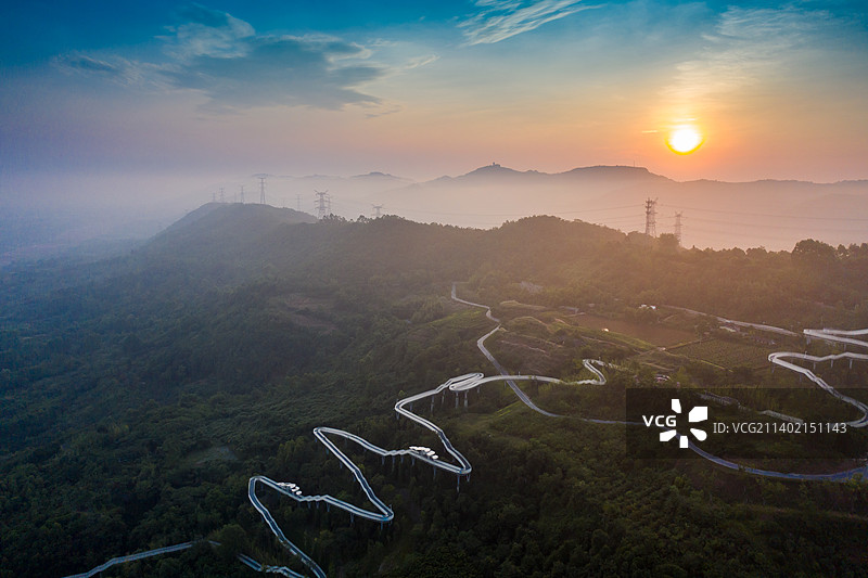 成都市天府新区龙泉山公园玻璃栈道图片素材