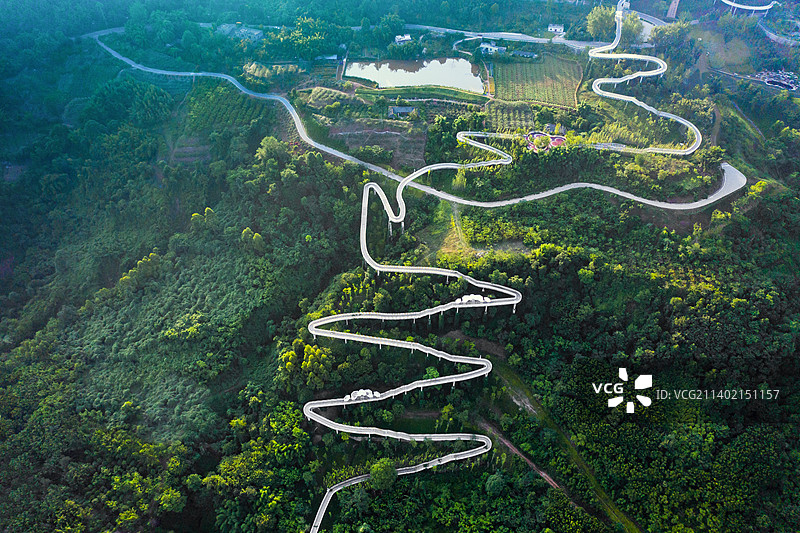 成都市天府新区龙泉山公园玻璃栈道图片素材