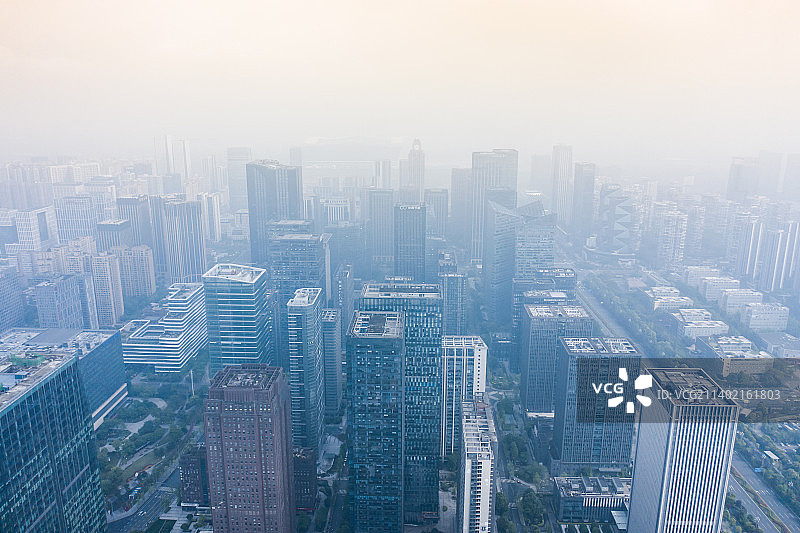 现代城市晨雾风光图片素材