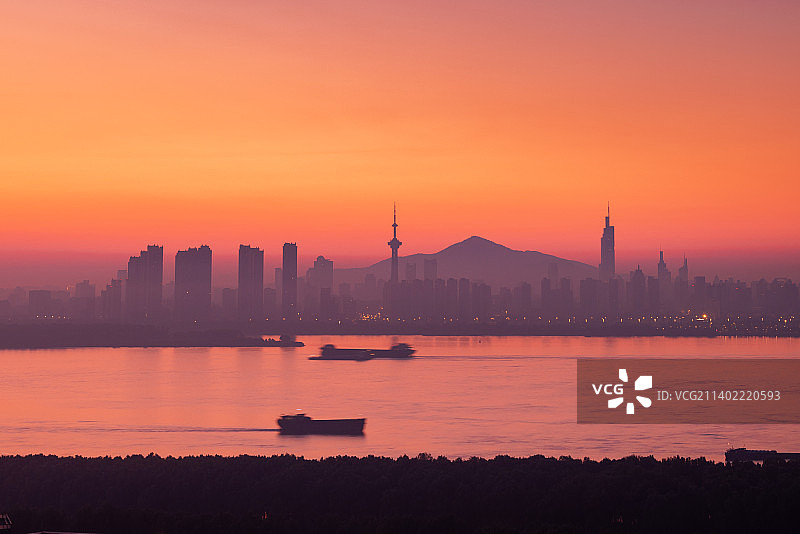 南京城市、长江和紫金山图片素材