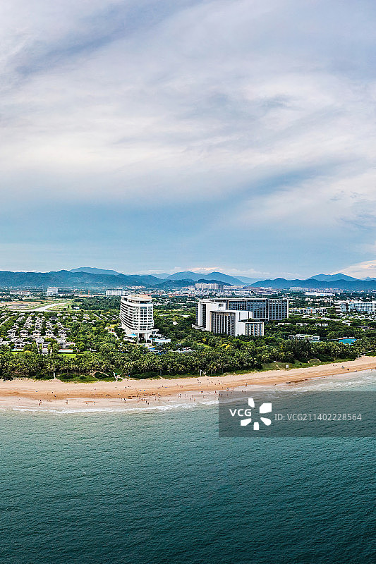 海南省三亚市海棠区海棠湾海景风光 三亚艾迪逊酒店和三亚海棠湾民生威斯汀度假酒店图片素材