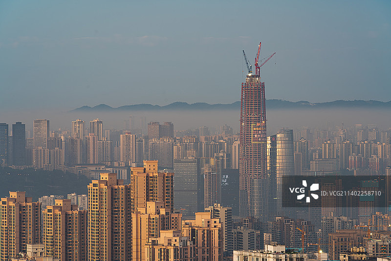 重庆市牛角沱轻轨站 李子坝轻轨站长焦镜头图片素材