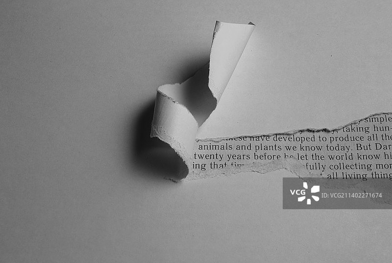 桌上的纸张特写图片素材