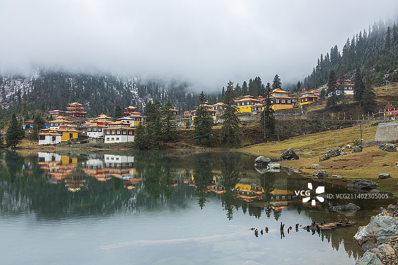 新龙县麻日乡措卡湖图片素材