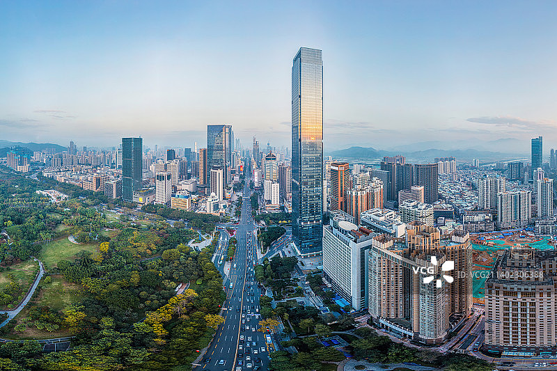 广东省深圳市福田区深南大道汉国城市商业中心和深圳中心公园图片素材