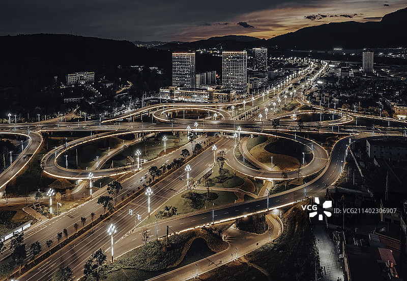 昆明石安公路太平立交桥夜景航拍图片素材