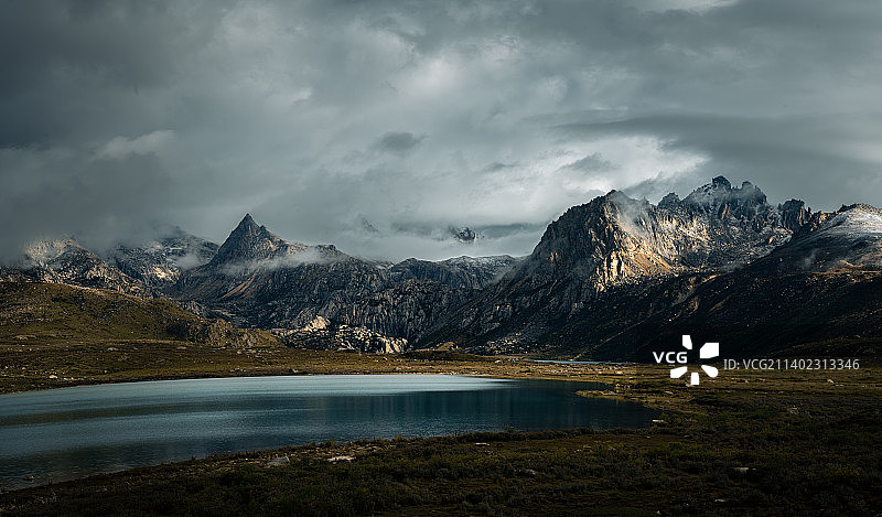 措普沟姐妹湖图片素材