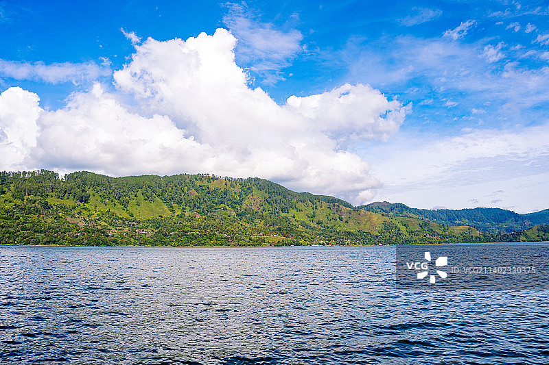 印度尼西亚萨摩西岛的湖光山色图片素材