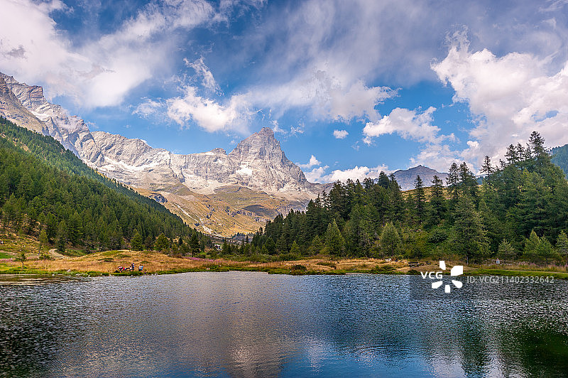 意大利瓦尔图南什山间湖泊的风景图片素材