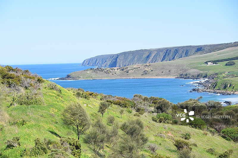 澳大利亚南澳大利亚州维克多港的晴朗天空下的海景图片素材