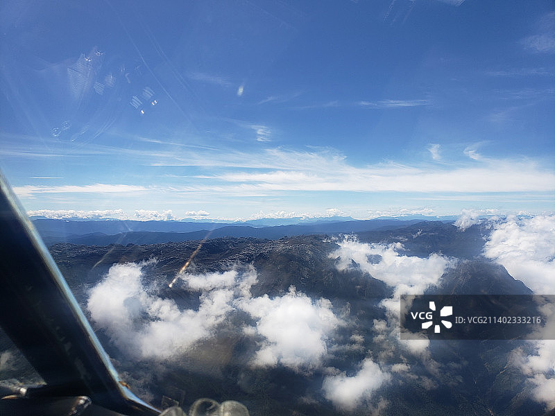 天空映衬下的景观鸟瞰图图片素材