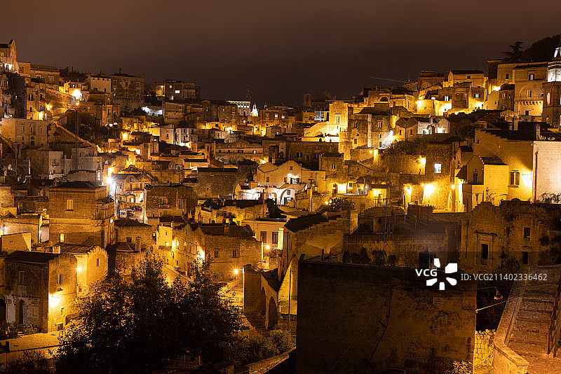 夜晚美丽的马泰拉市 - 联合国教科文组织世界遗产和欧洲文化之都图片素材