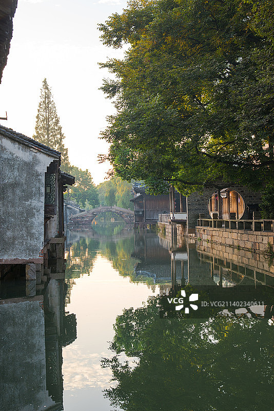 浙江桐乡，乌镇，最美的江南水乡古镇，东栅晨景图片素材