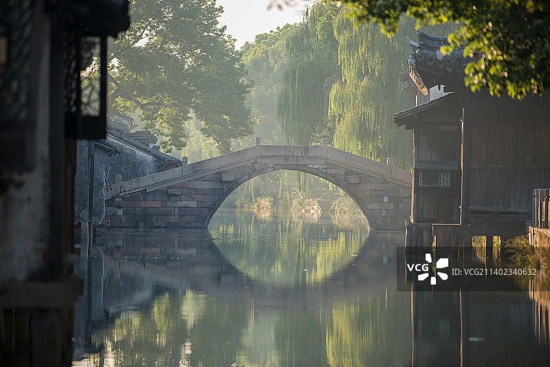浙江桐乡，乌镇，最美的江南水乡古镇，东栅晨景图片素材