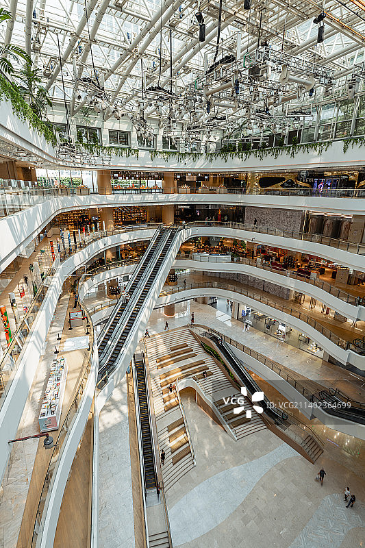 广州高端大型购物中心内部空间图片素材