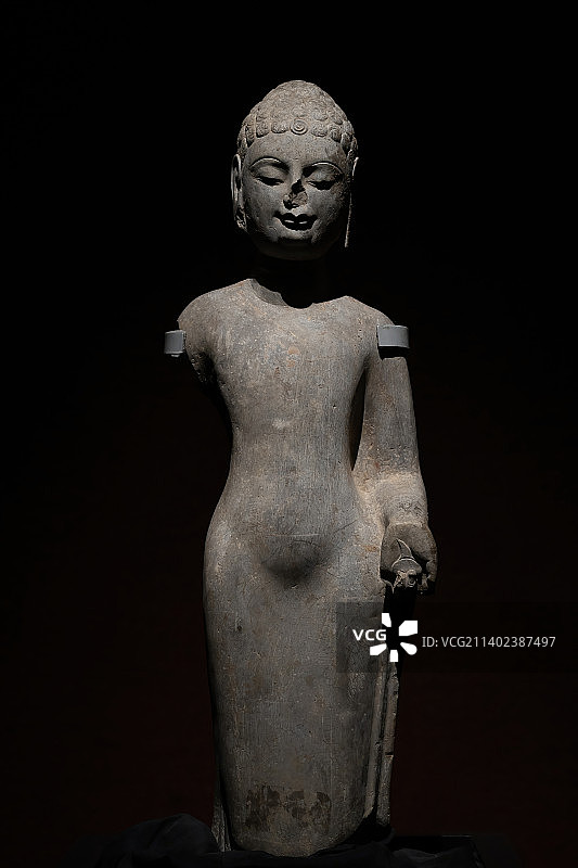 青州市博物馆藏龙兴寺遗址出土北齐彩绘佛像图片素材