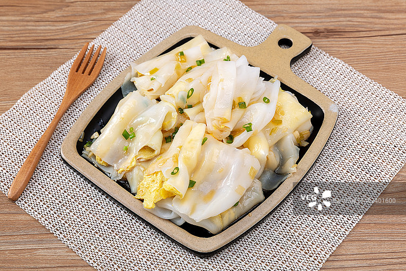 广式早餐：鸡蛋肠粉图片素材