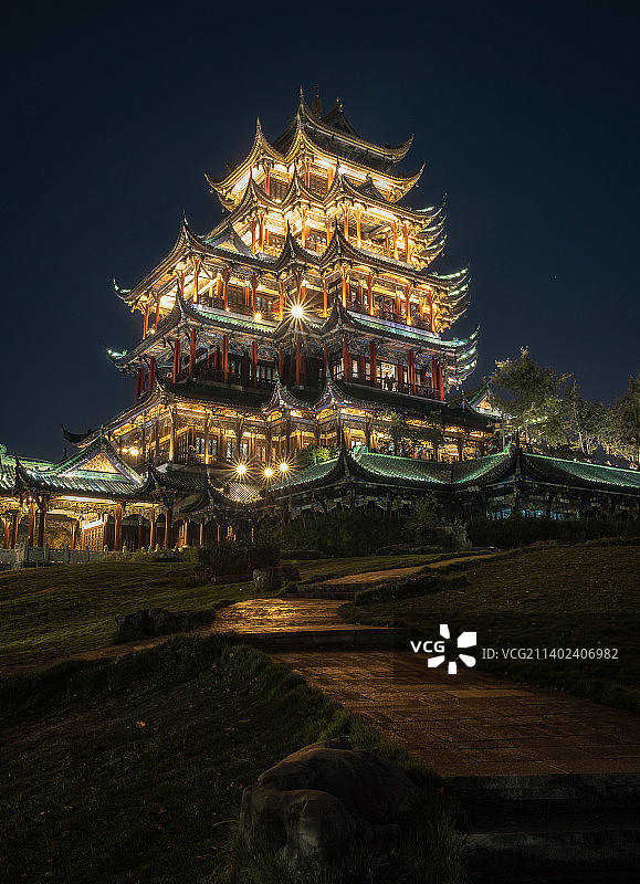 夜幕下的鸿恩阁图片素材
