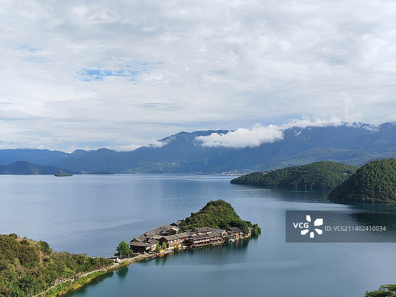 泸沽湖里格半岛图片素材