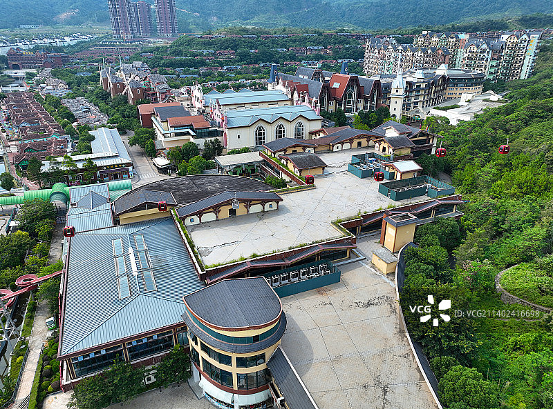 广东省河源市客天下国际旅游度假区温泉酒店恐龙水晶桥航拍图片素材