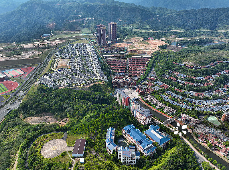广东省河源市客天下国际旅游度假区巴伐利亚庄园福源寺航拍图片素材