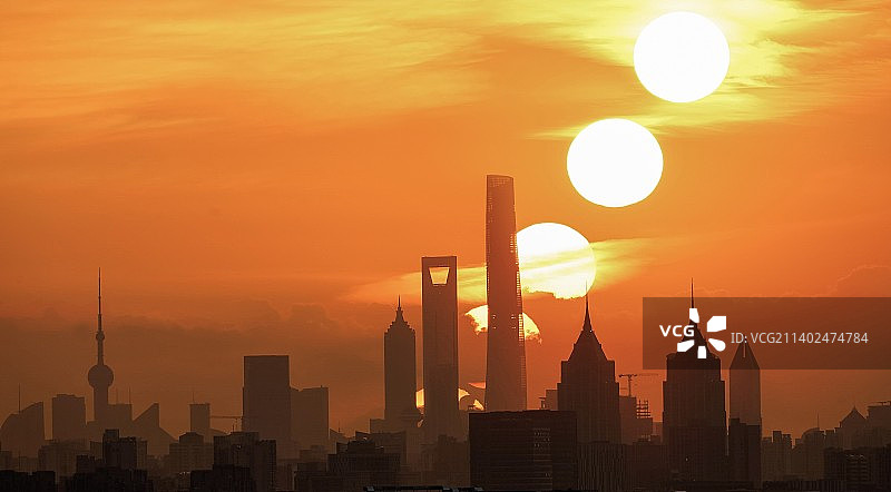 陆家嘴日出悬日图片素材