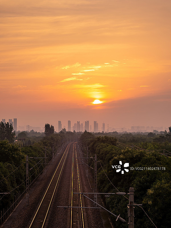 通往城市的铁路 火车 交通运输 郑州 陇海铁路图片素材