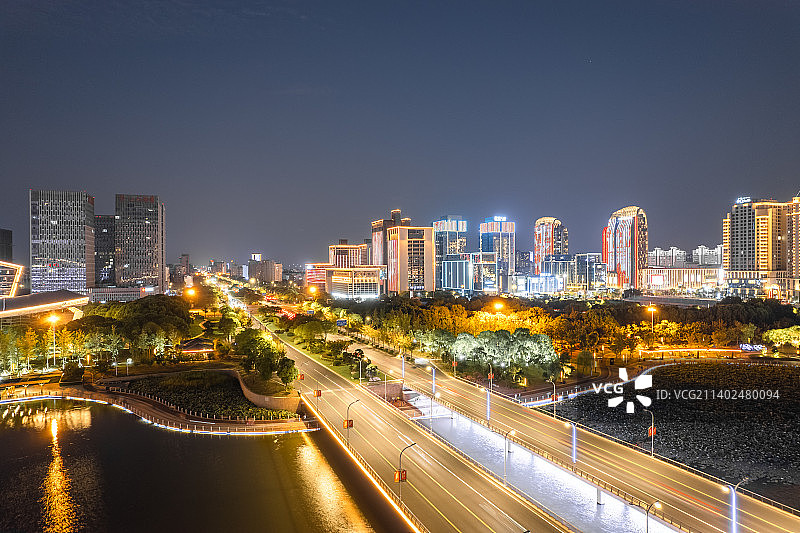 江苏扬州西区明月湖商圈夜景图片素材