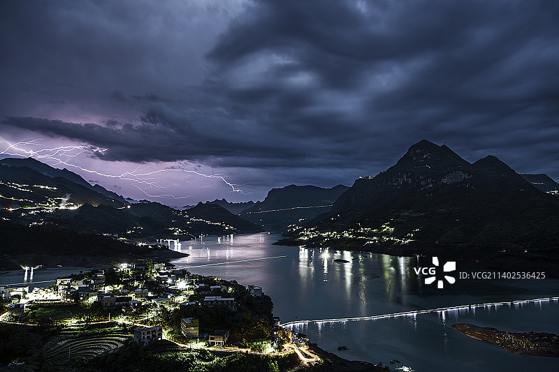 牂牁江雷电夜图片素材