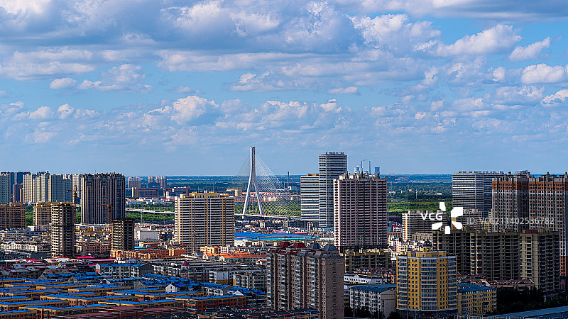 哈尔滨松浦大桥与城市风光图片素材