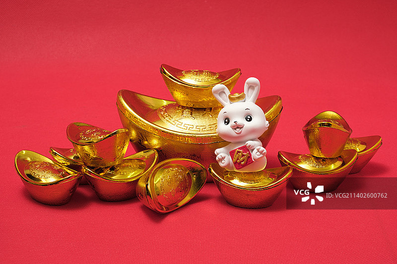 农历兔年新年春节国潮兔子与金元宝图片素材