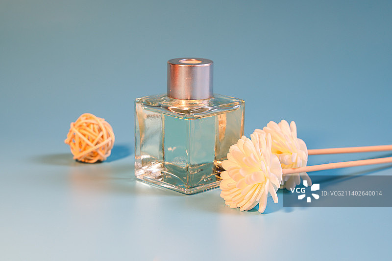 清新空气的熏香精油图片素材