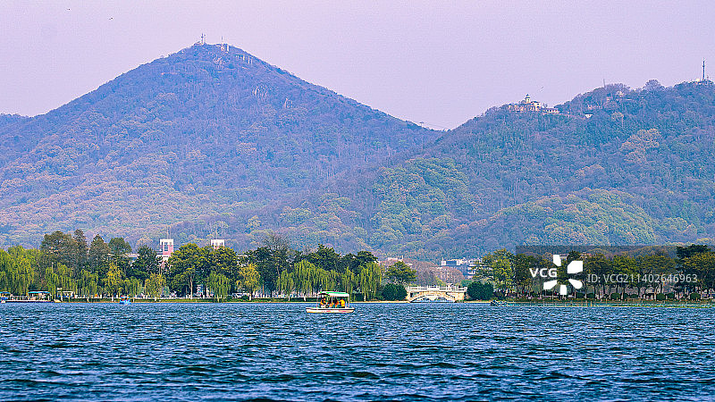 玄武湖 湖面 碧波荡漾 山峦叠嶂 依山傍水图片素材